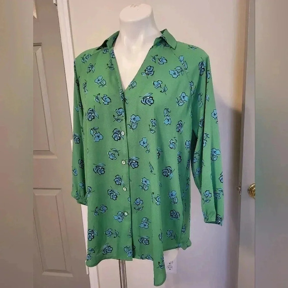 Cabi Kelly Green Go to Painters Smock Button Down Floral Oversized Blouse(S) - Picture 4 of 13